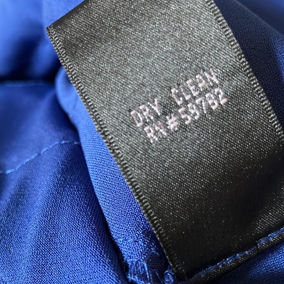 Adrianna Papell Scalloped Cocktail Dress - Picture 9 of 10